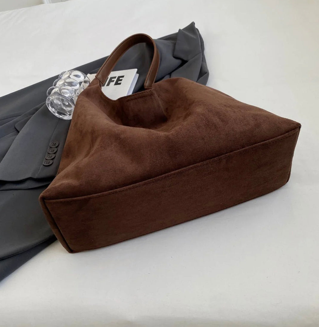 Sac à bandoulière semi-circulaire en cuir végétal pour femme, compatible avec Macbook 13 pouces – Élégant et spacieux