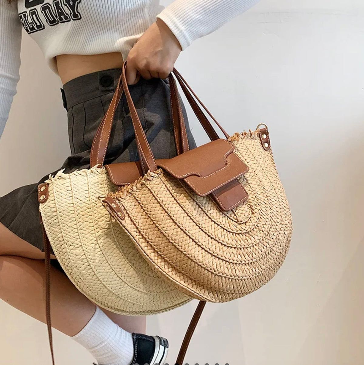 Sac cabas en paille avec cuir végétal pour femmes – Élégant et spacieux, idéal pour la plage et les sorties décontractées