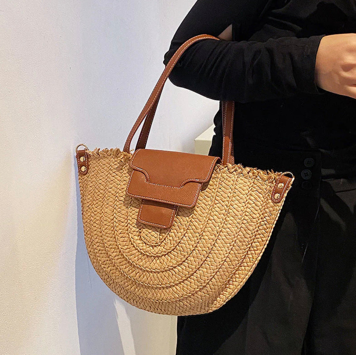 Sac cabas en paille avec cuir végétal pour femmes – Élégant et spacieux, idéal pour la plage et les sorties décontractées