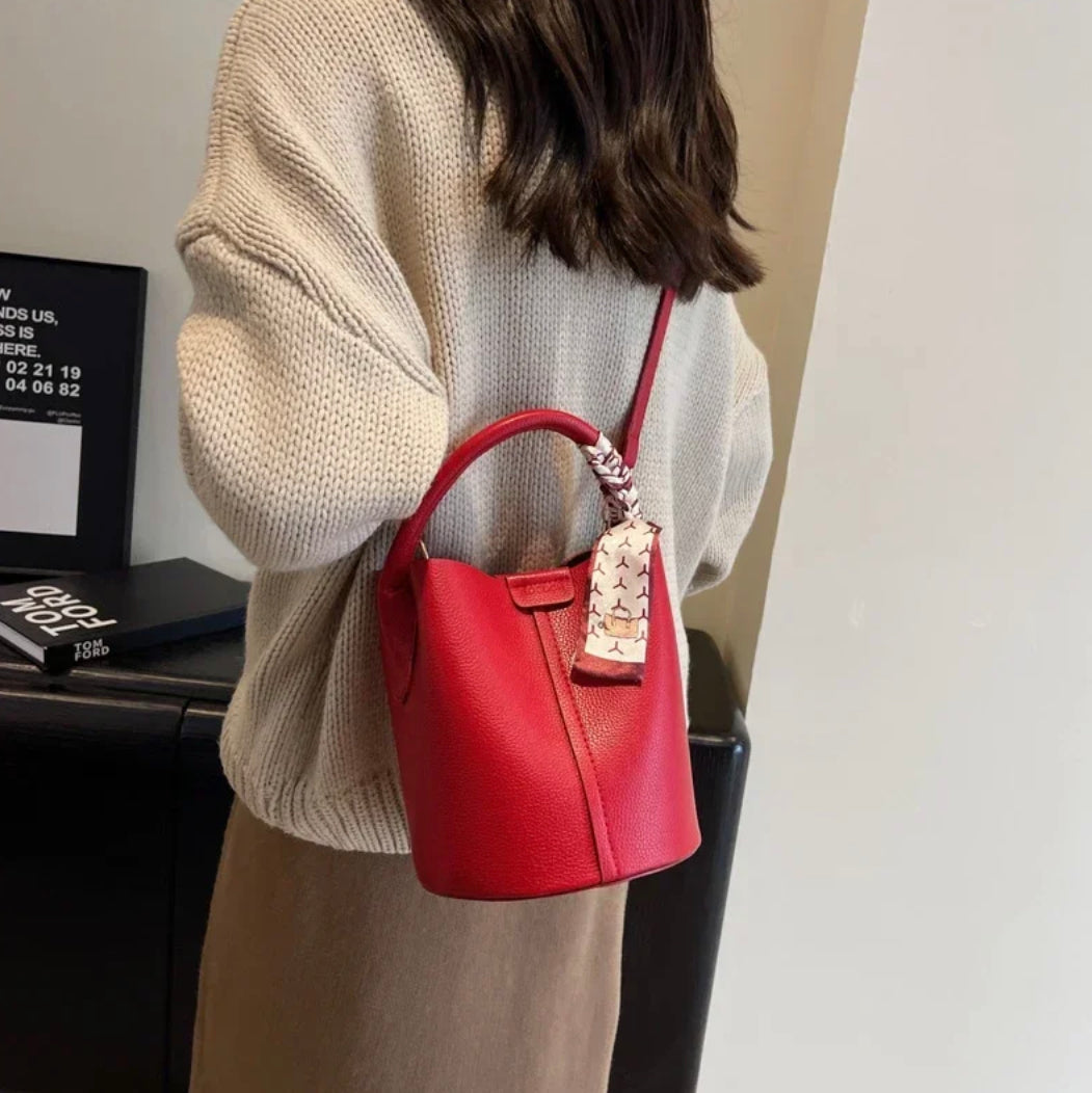 Sac seau en cuir noir pour femme avec bandoulière réglable – Élégant et pratique pour toutes les occasions