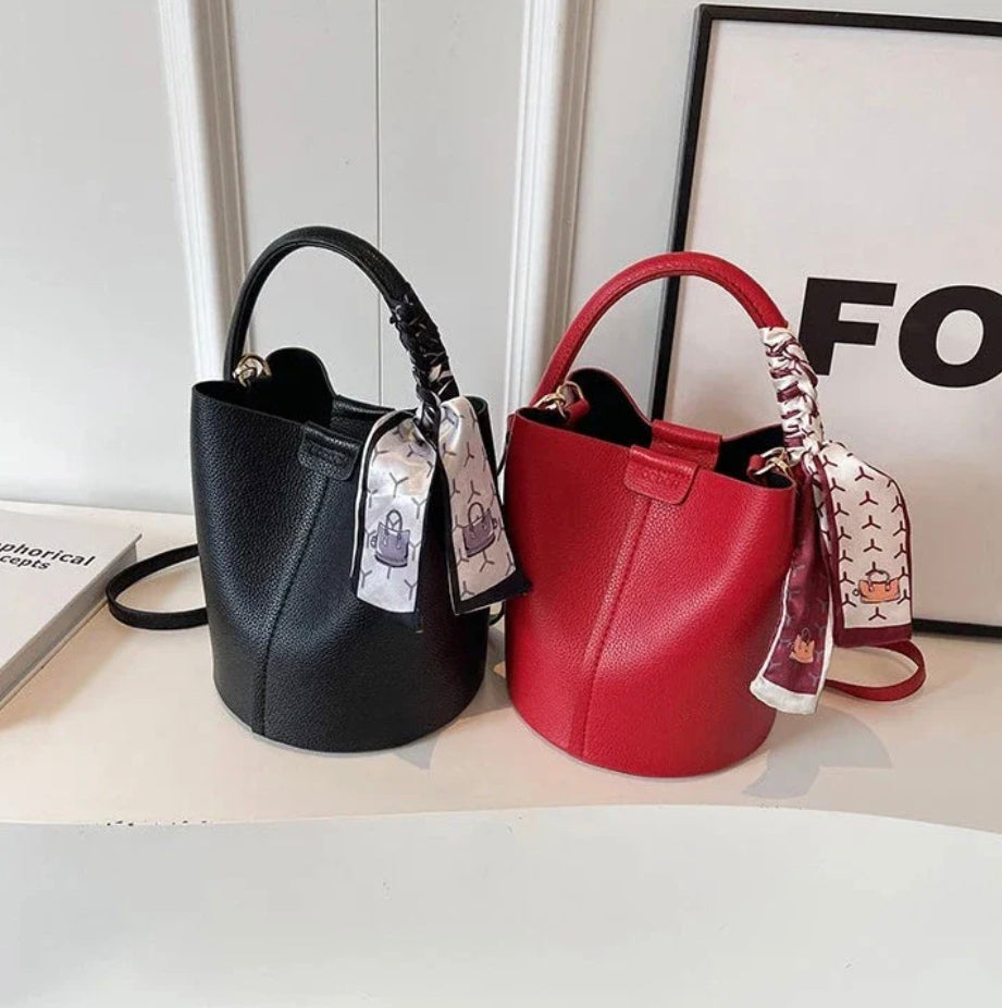 Sac seau en cuir noir pour femme avec bandoulière réglable – Élégant et pratique pour toutes les occasions