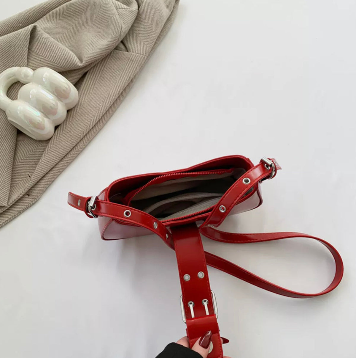 Sac à main en cuir élégant pour femmes – Sac d'épaule raffiné, 5 couleurs disponibles, 24x15x6 cm