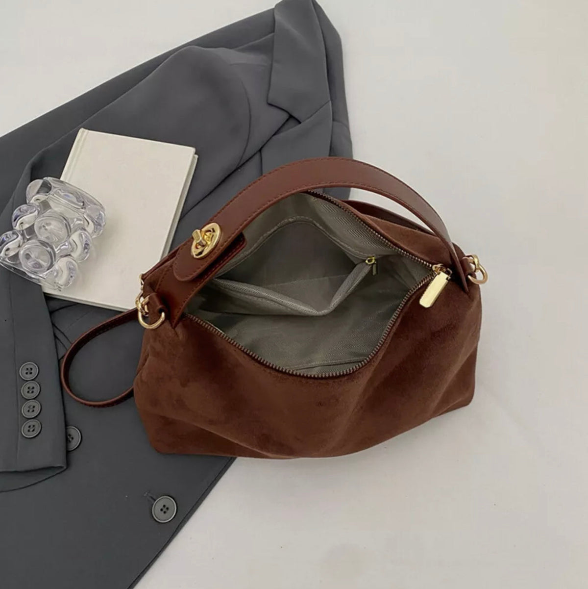 Sac à main élégant en cuir noir avec bandoulière réglable – Sac idéal pour femmes pour sorties et événements