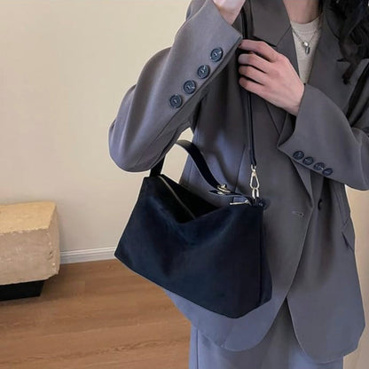 Sac à main élégant en cuir noir avec bandoulière réglable – Sac idéal pour femmes pour sorties et événements