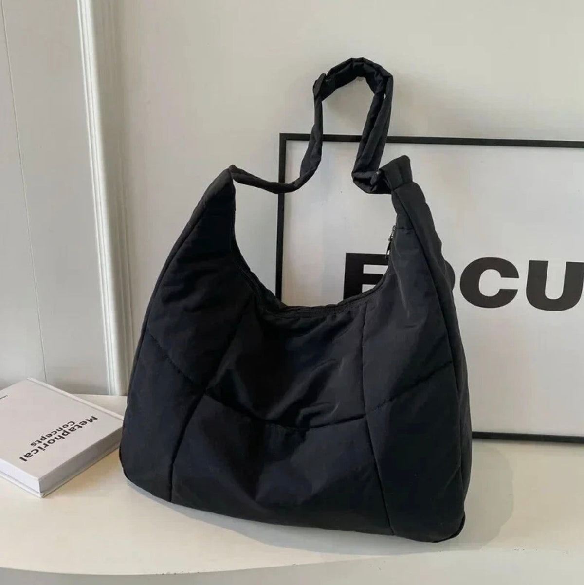 Sac à main en cuir pour femme avec bandoulière amovible – Élégant et pratique, Noir 30x25x15 cm