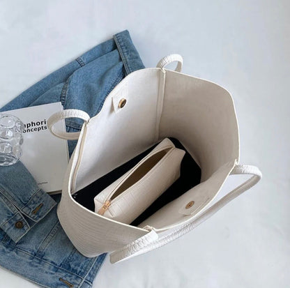 Sac à main Croco pour femmes - Élégant et pratique, dimensions 38x28x13 cm, intérieur spacieux et compartiments organisés