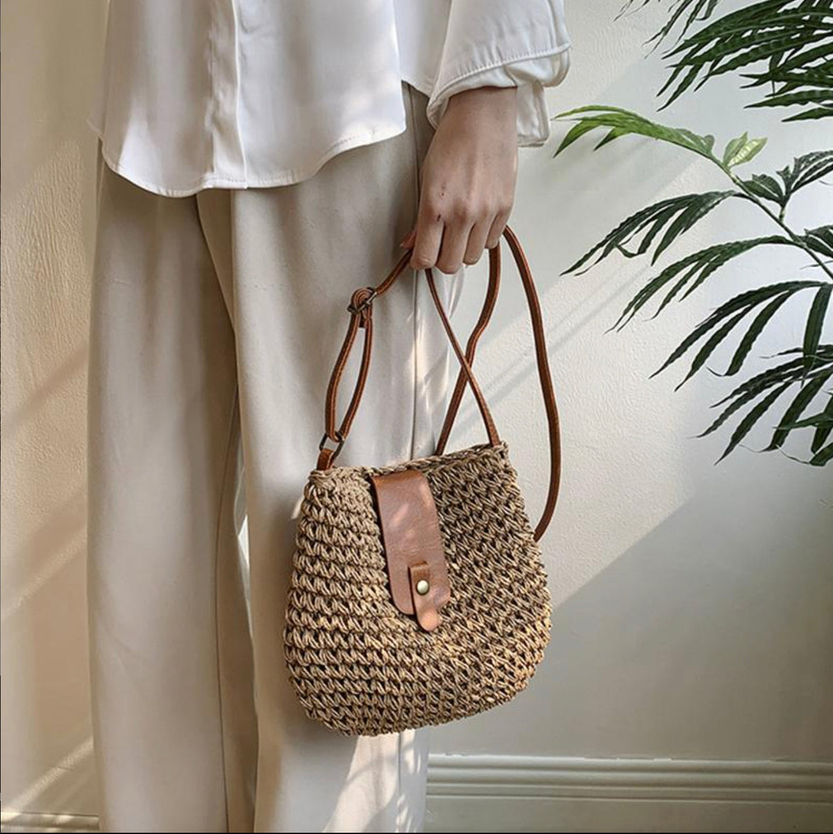 Sac à main élégant pour femme avec compartiments pratiques en cuir synthétique – Sac d'épaule raffiné noir, beige, rouge