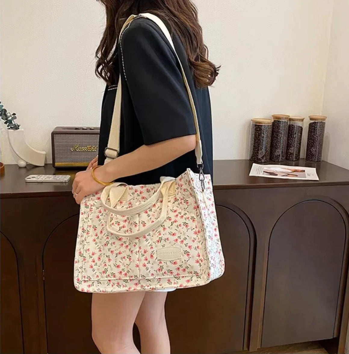 Peony Polyurethane Sac Tote Bag – Small Geometric Patterned Bag with Double Handle for Women