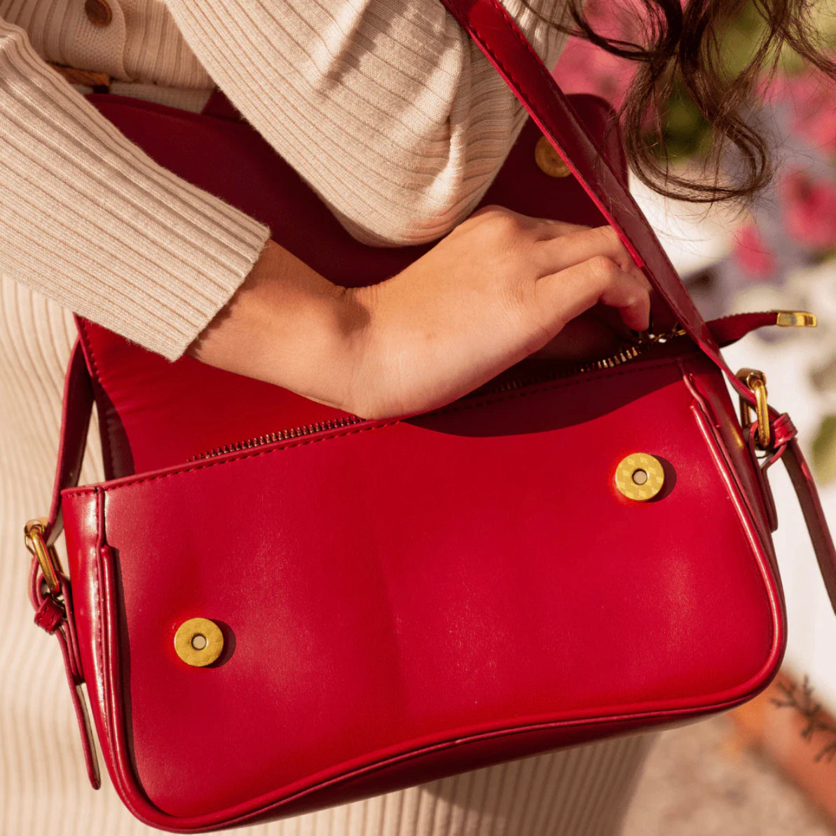 Sac à main élégant pour femme avec bandoulière réglable en cuir synthétique – Sac d'épaule pratique pour un usage quotidien