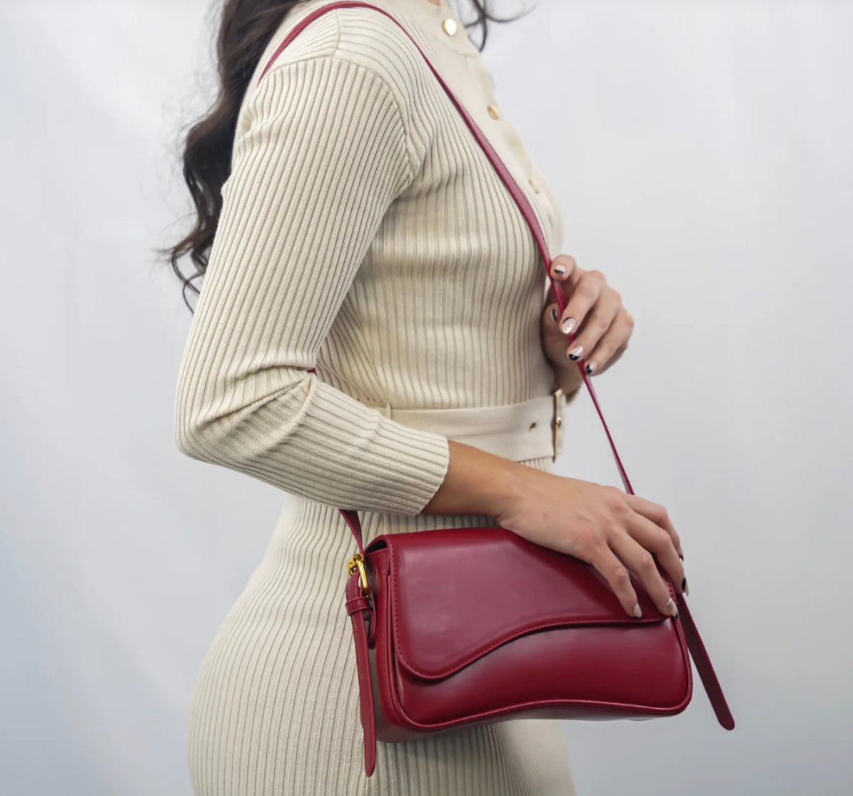 Sac à main élégant pour femme avec bandoulière réglable en cuir synthétique – Sac d'épaule pratique pour un usage quotidien