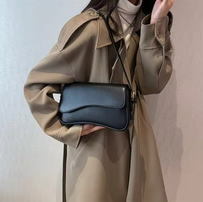 Sac à main élégant pour femme avec bandoulière réglable en cuir synthétique – Sac d'épaule pratique pour un usage quotidien
