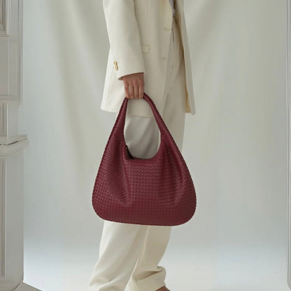 Women's Woven Leather Handbag – Elegant and Spacious with Adjustable Shoulder Strap