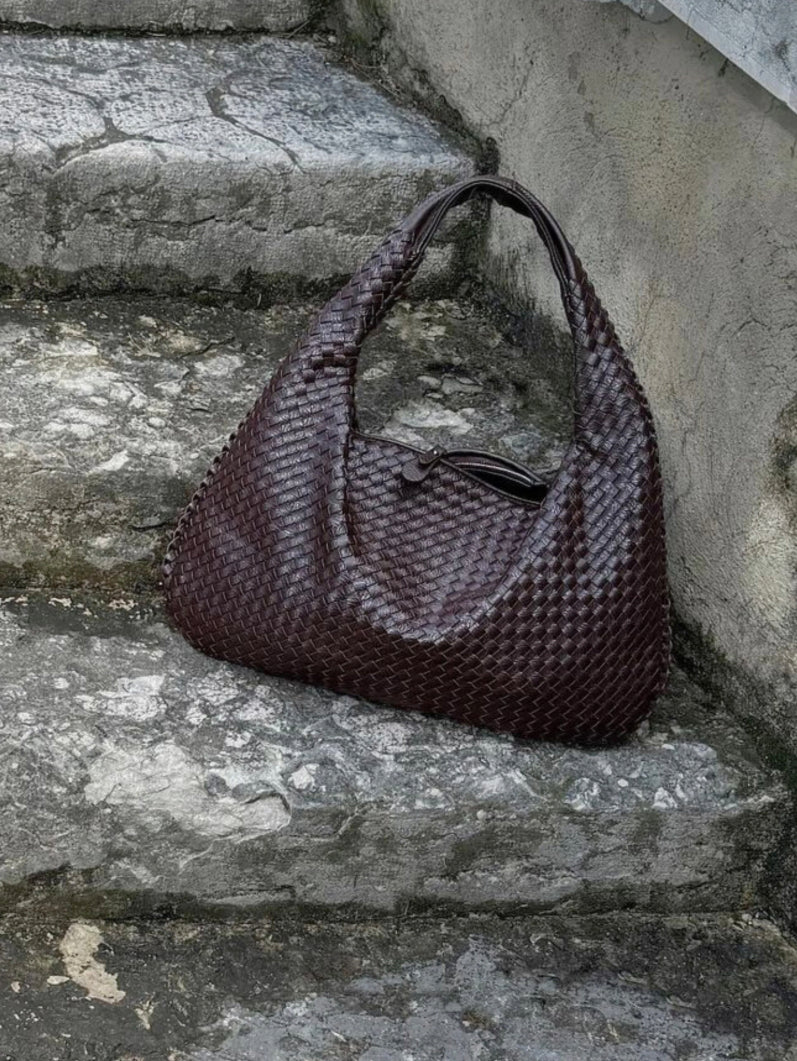 Women's Woven Leather Handbag – Elegant and Spacious with Adjustable Shoulder Strap