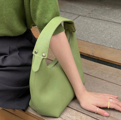 Sac à main en cuir souple pour femme Joséphine – Élégant, pratique avec bandoulière réglable, noir ou marron