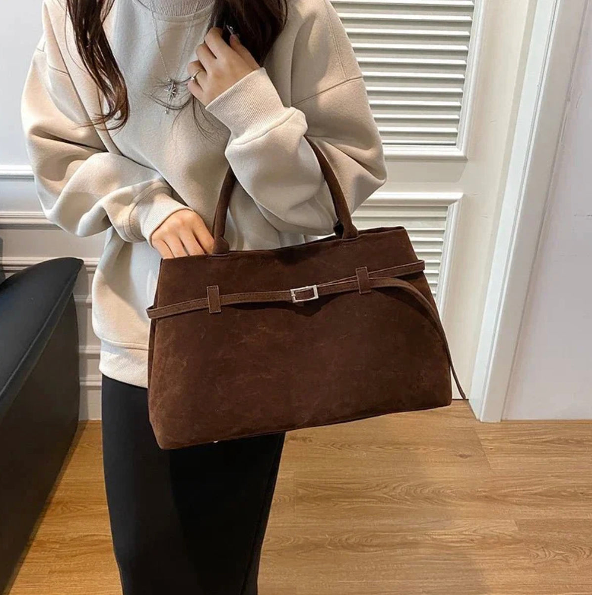 Elegant Women's Leather Handbag with Adjustable Shoulder Strap – Margaux Model Black, Beige, Red