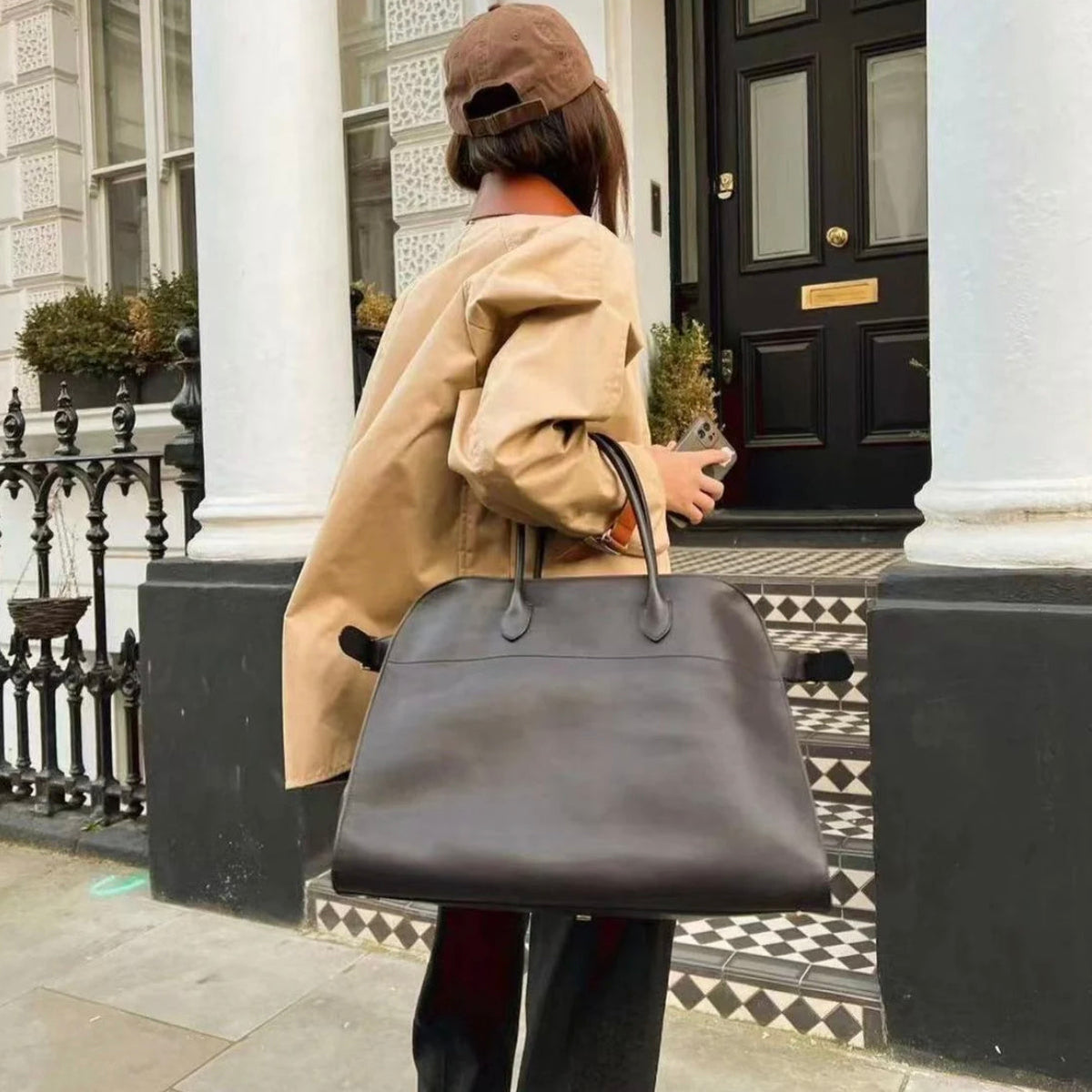 Women's Vegan Leather Handbag with Comfortable Shoulder Straps – Elegant and Practical Style, Dimensions 38x28x23 cm