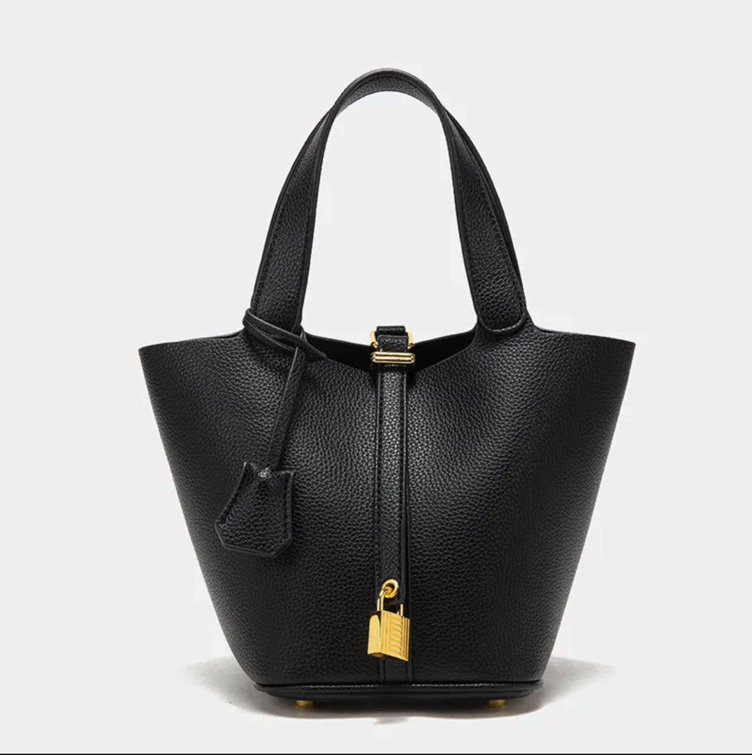 Elegant Women's Handbag in Vegan Leather with Steel Handle – Bucket Bag 16x20x19 cm