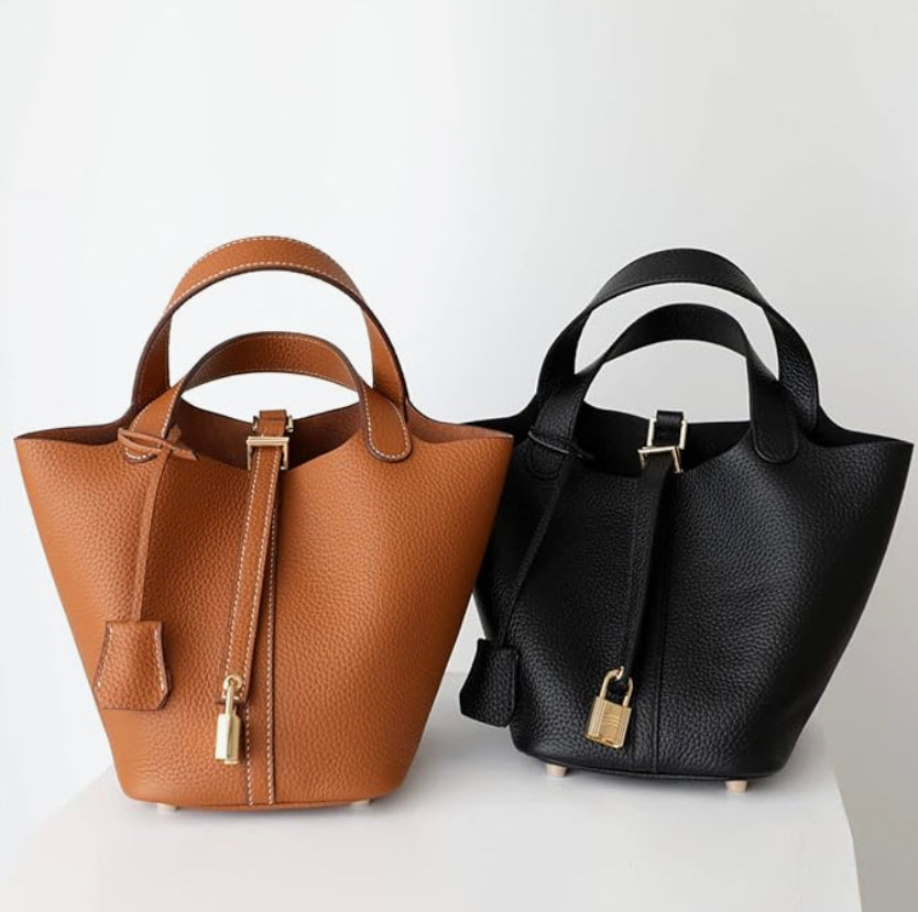 Elegant Women's Handbag in Vegan Leather with Steel Handle – Bucket Bag 16x20x19 cm