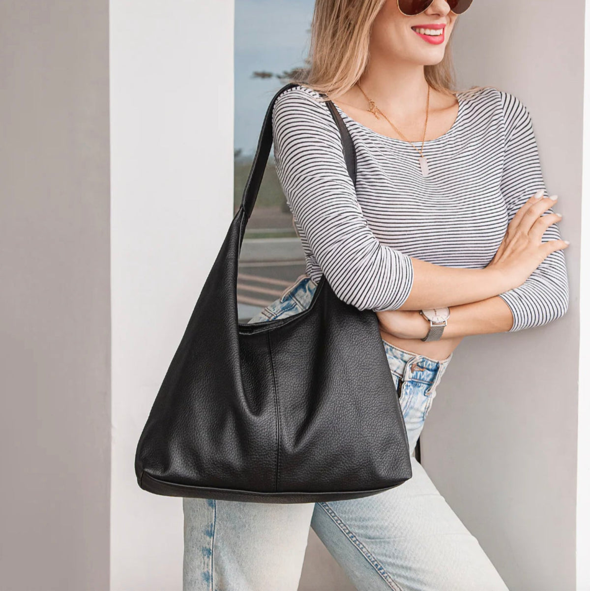 Vegan Leather Hobo Handbag for Women with Inner Pouch – Spacious and Practical, Ideal for Daily Use