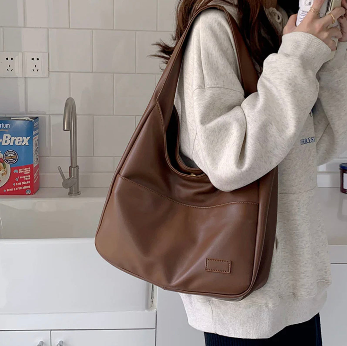 Sac à main en cuir pour femme avec bandoulière réglable – Sac fourre-tout élégant et pratique pour toutes les occasions