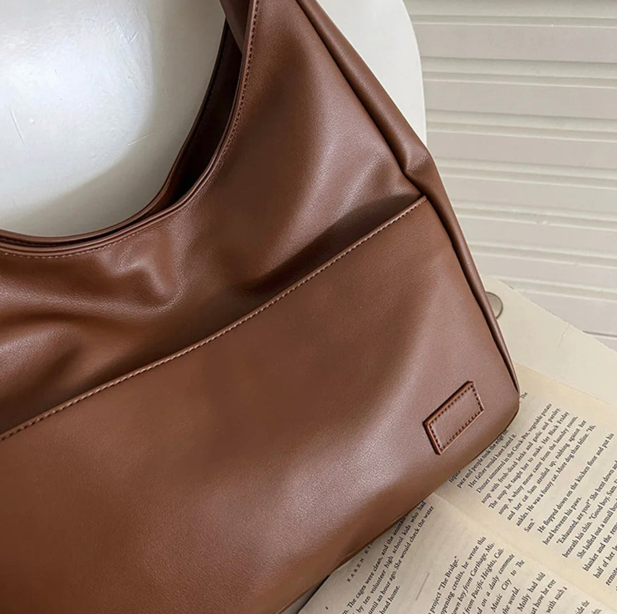 Sac à main en cuir pour femme avec bandoulière réglable – Sac fourre-tout élégant et pratique pour toutes les occasions