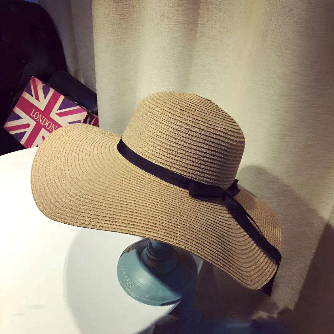 Adjustable Women's Straw Hat with Sun Protection – Elegant Summer Accessory 10 cm Brims