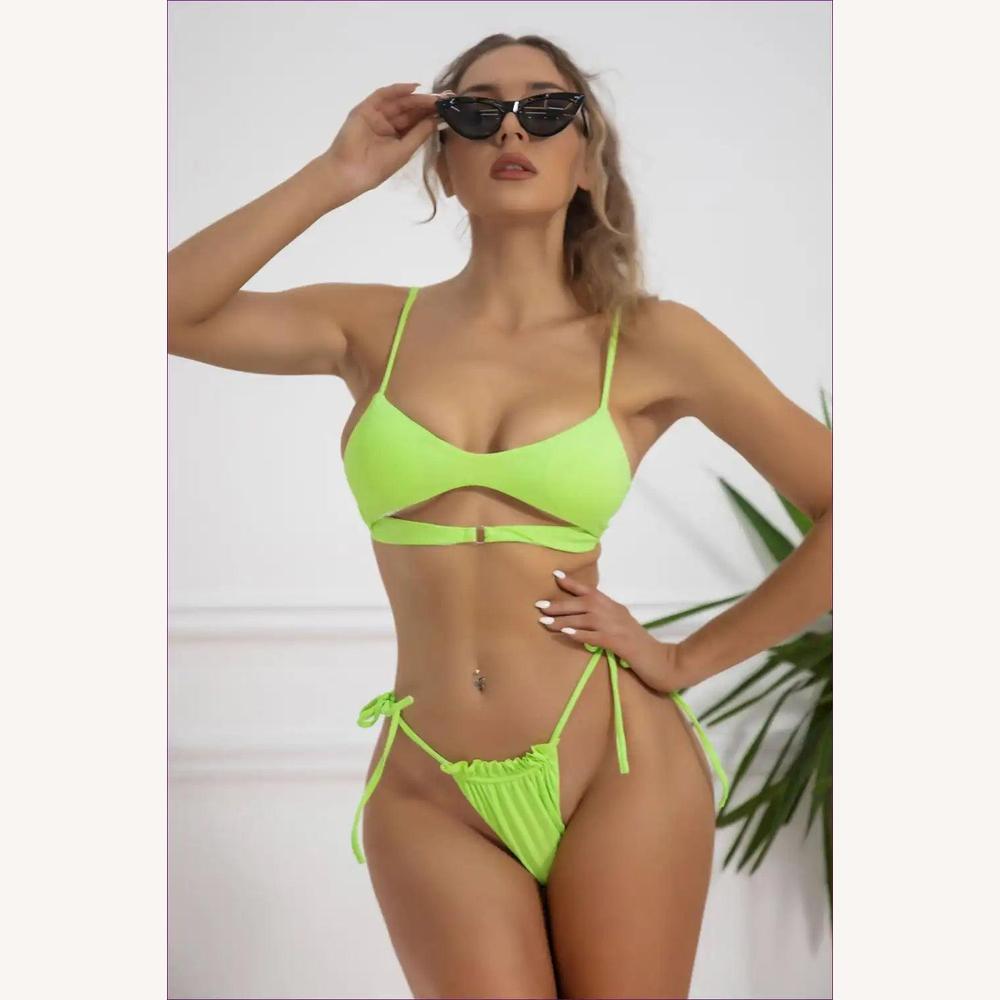 Bikini Femme avec Anneau Détail et Découpes Sensuelles – Maillot de Bain Bohème Élégant pour la Plage