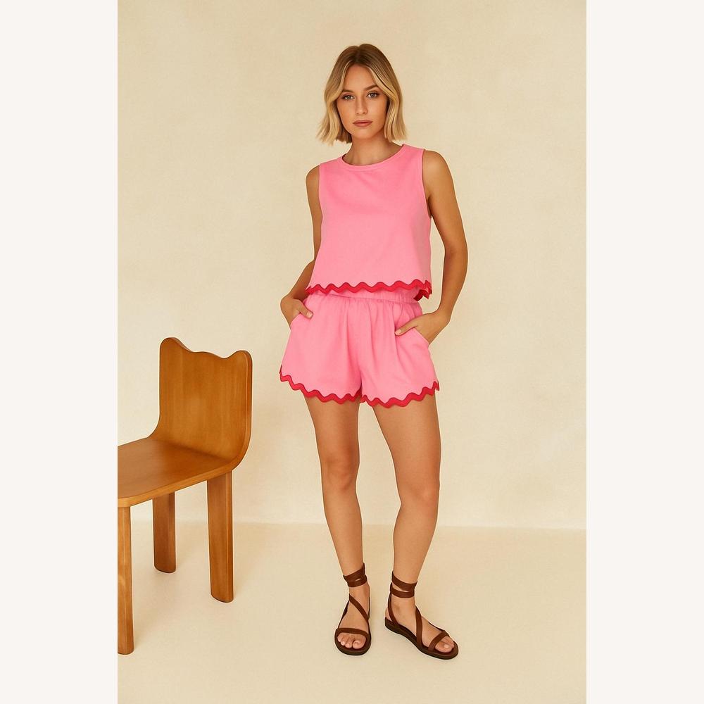 Ensemble léger coordonné pour femmes – Haut sans manches et short taille haute en mélange coton-polyester, finitions ondulées, beige noir rose