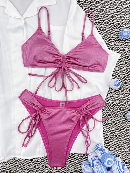 Bikini fendu bohème avec liens réglables et détails froncés – Maillot de bain élégant pour femmes