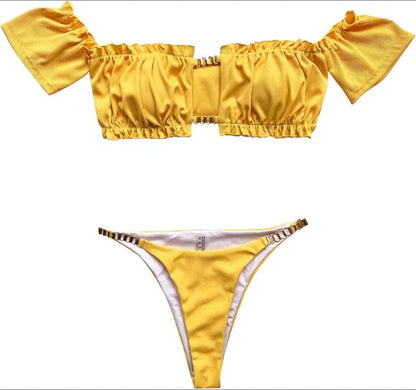 Bikini féminin à épaules dénudées avec détails ajourés et volants – Maillot de bain élégant pour l'été