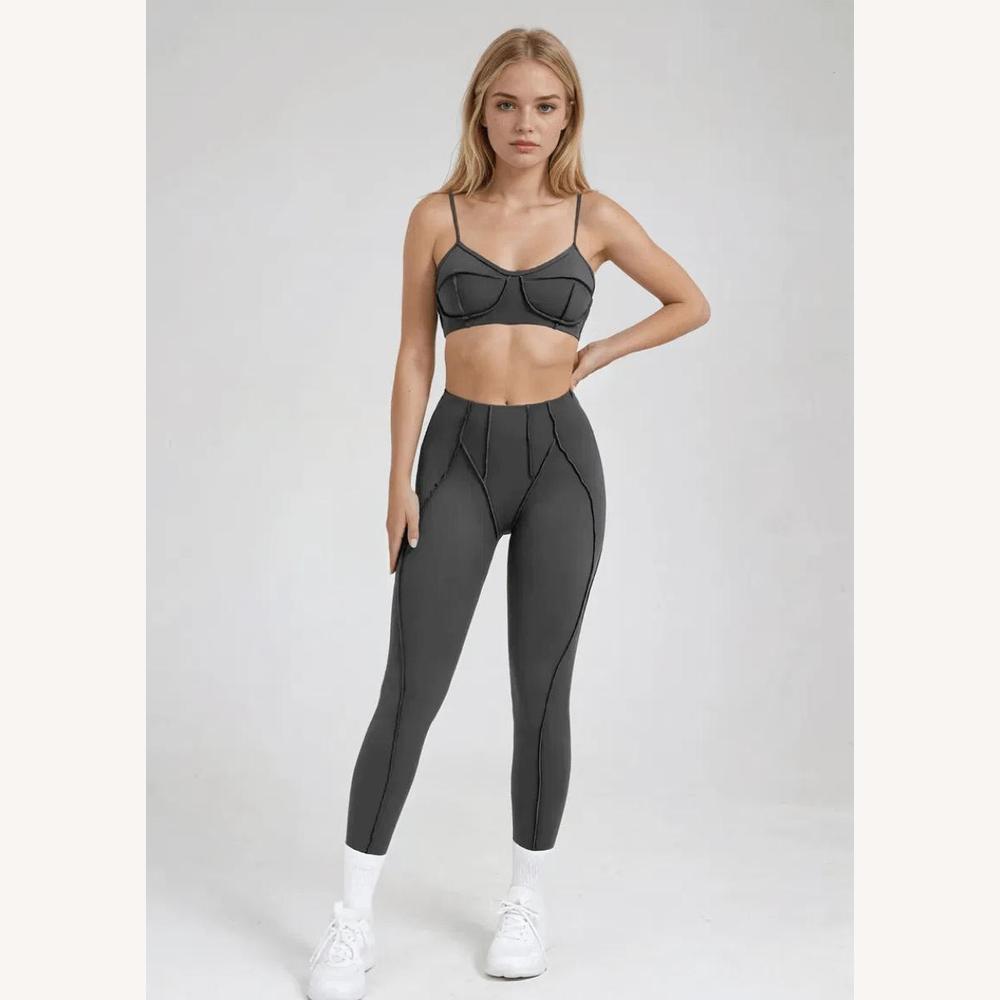 Ensemble sportif féminin à la mode avec soutien-gorge de sport structuré et leggings taille haute - Confort et élégance