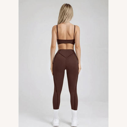 Ensemble sportif féminin à la mode avec soutien-gorge de sport structuré et leggings taille haute - Confort et élégance